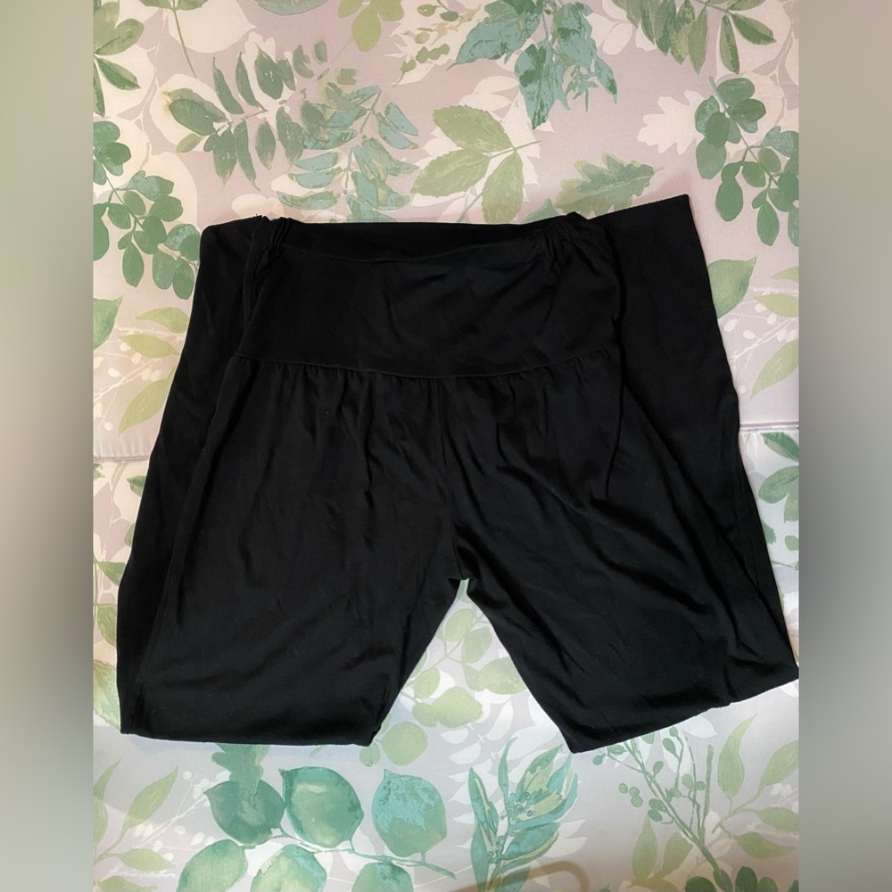 2 MATERNITY FLARE BOTTOM LEGGINGS + 1 MATERNITY JEANS ANKLE CUT(used/washed)